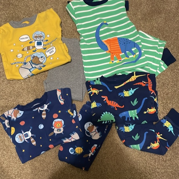 Carters Pajama Bundle - Picture 3 of 5